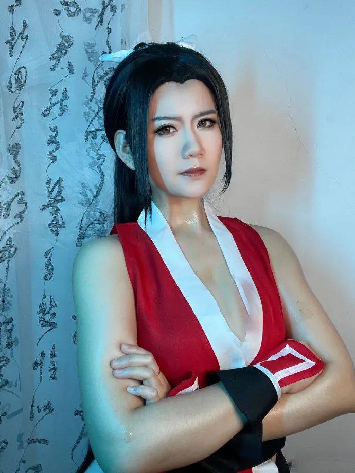 不知火舞真人版,不是王者迷的我也忍不住多看了亿眼