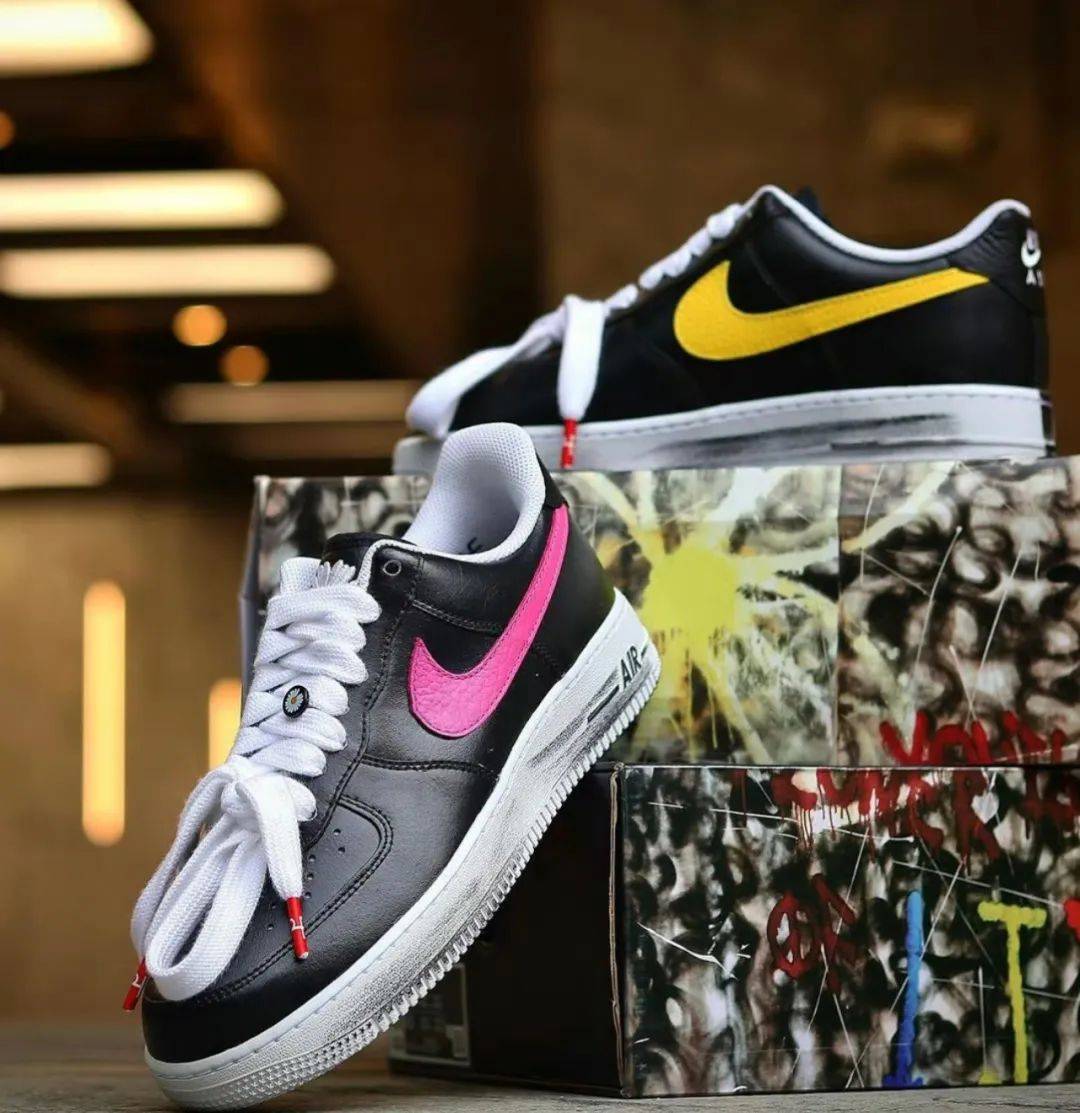 「bape gallery正式入驻上海新晋地标·sb dunk low pro iso 大学蓝