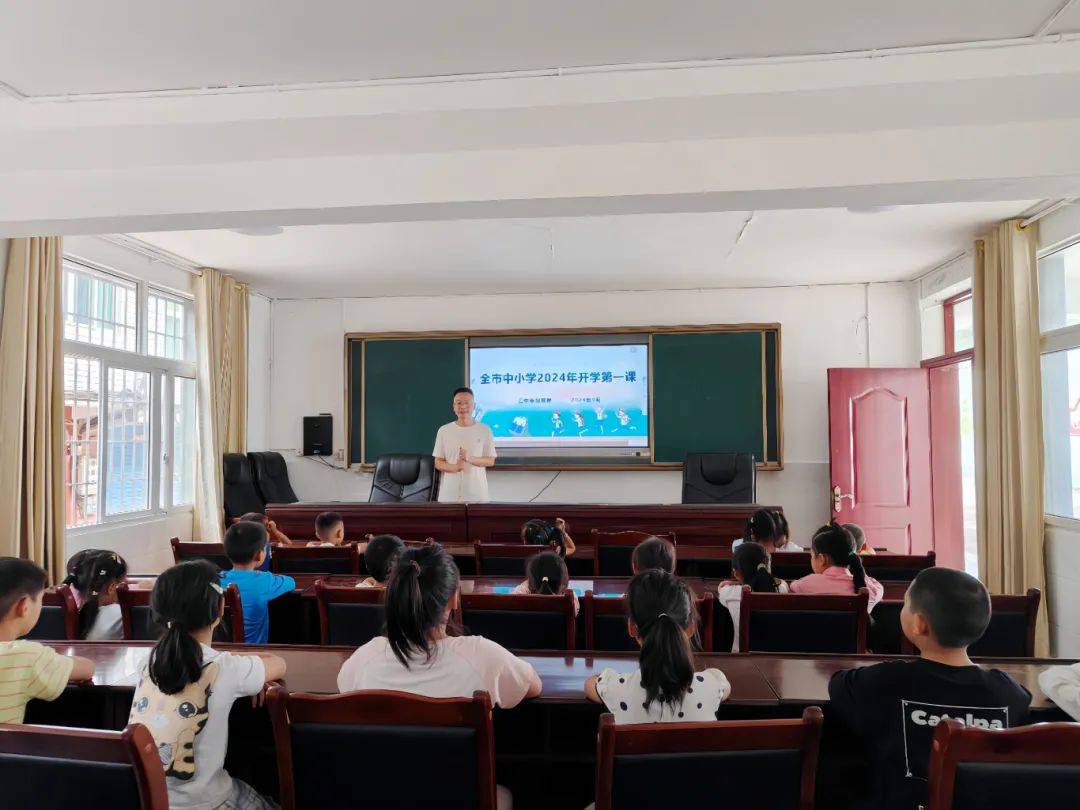 巴中二中兴文小学一心学校区特教学校区教师进修校附属小学区十二小区