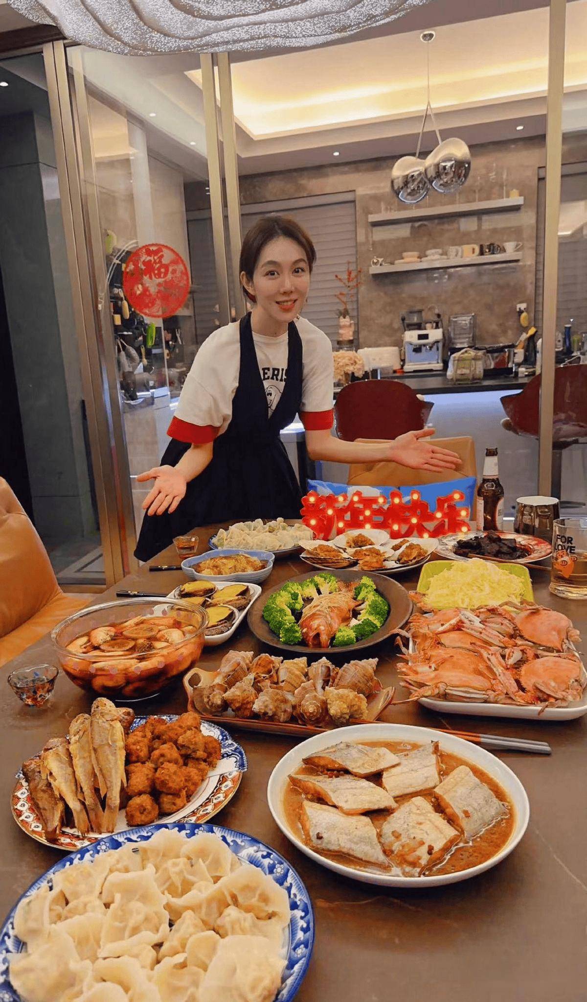 姜妍被曝已结婚多年,丈夫帅气正面照曝光,是北京某银行支行行长