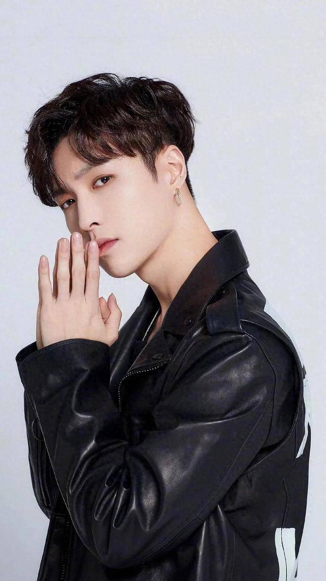 九门张艺兴:才华横溢的演艺之星