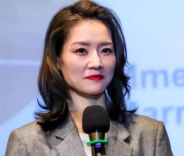 42岁李娜被质疑整容,面容精致与之前判若两人,回答记者显幽默_ 42岁李娜被质疑整容,面容精致与之前判若两人,回答记者显幽默_