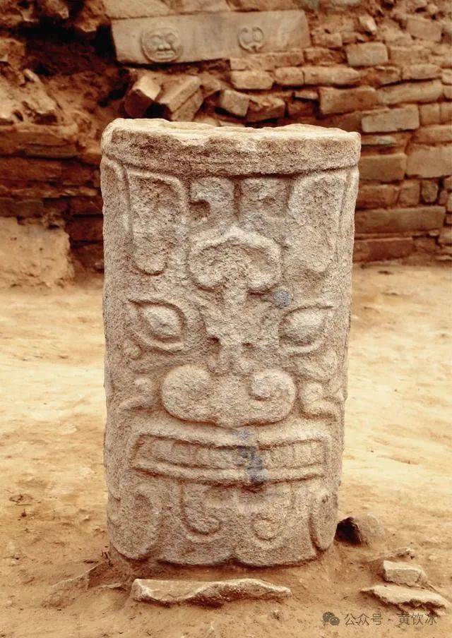 陶寺中期玉面徽我说这个青铜徽的传统样式来自中原.