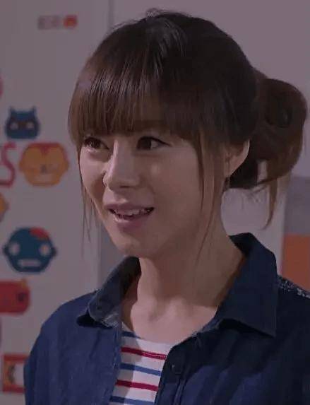 在电视剧《杉杉来了》中,王汀与赵丽颖搭档,在剧中王汀饰演陆双宜,剧