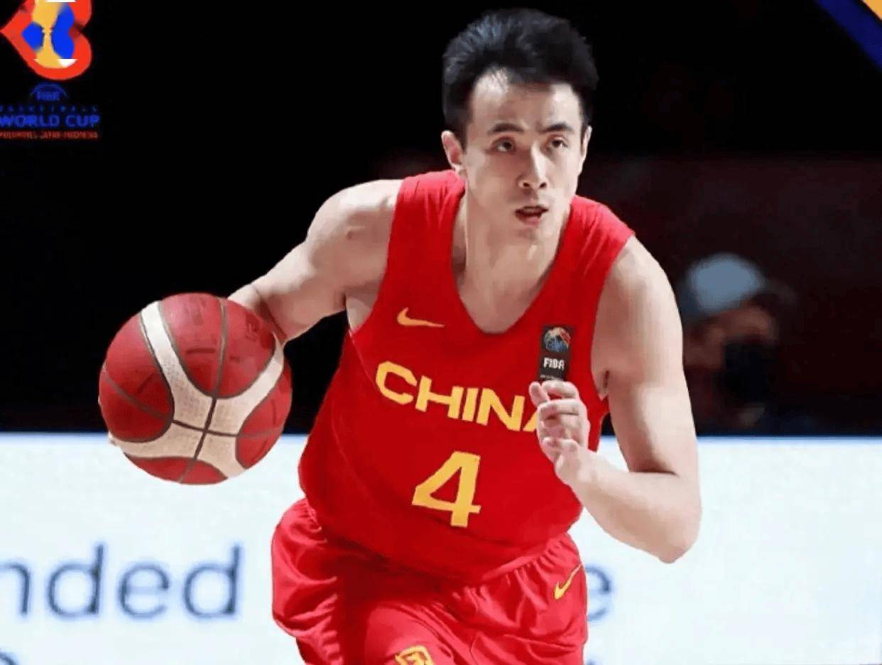 官宣!胡明轩上任中国男篮队长,今晚迎立威之战,球迷热议新核心