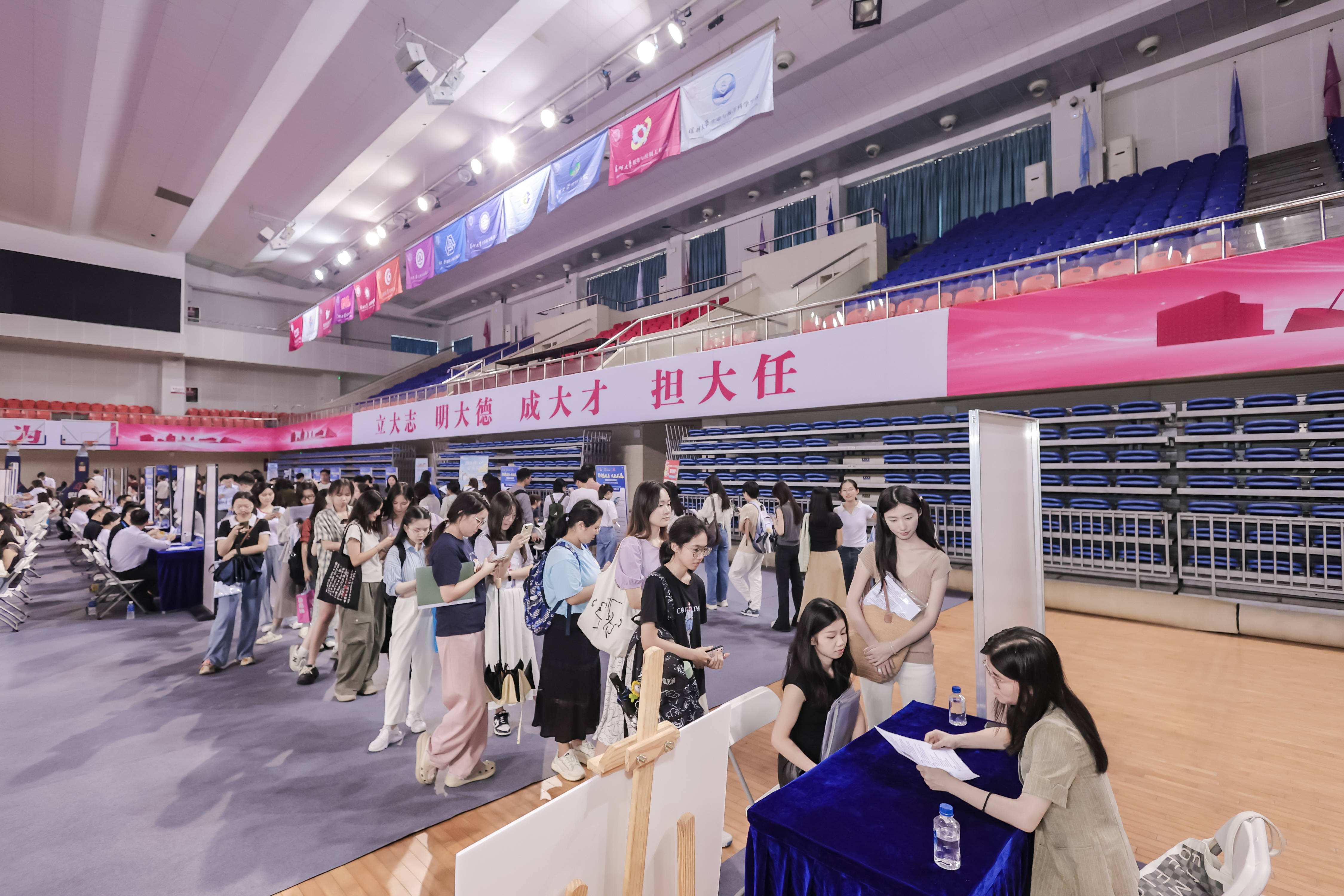 大学生线上可以举办什么活动(适合大学生线上举办的活动策划)