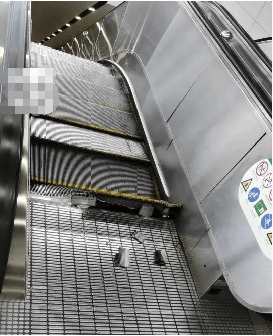 一声巨响过后发现,自动扶梯梯级变形发生碎裂!事发上海地铁!