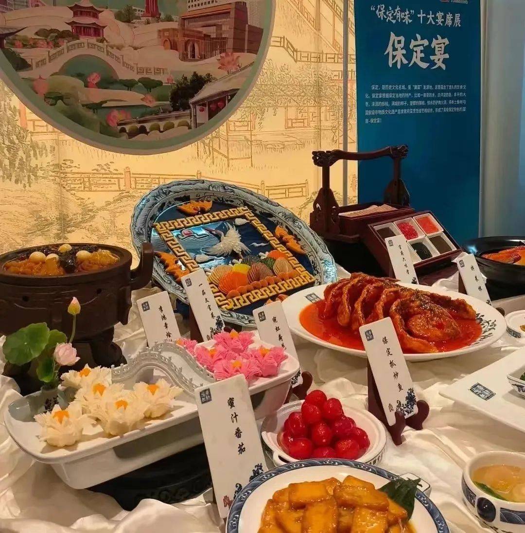 稻香村漕河驴肉火烧牛肉罩饼等各种保定地道美食挑逗味蕾;小剧场微