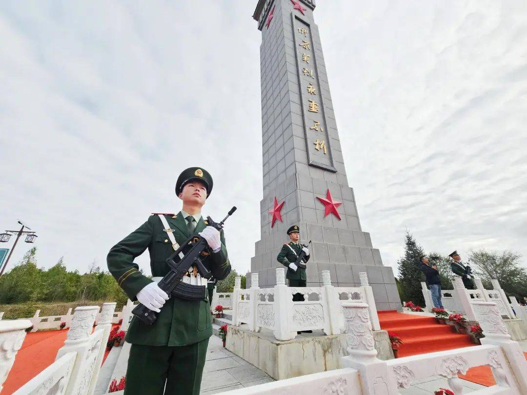 定西市隆重举行烈士纪念日向人民英雄敬献花篮仪式侧记