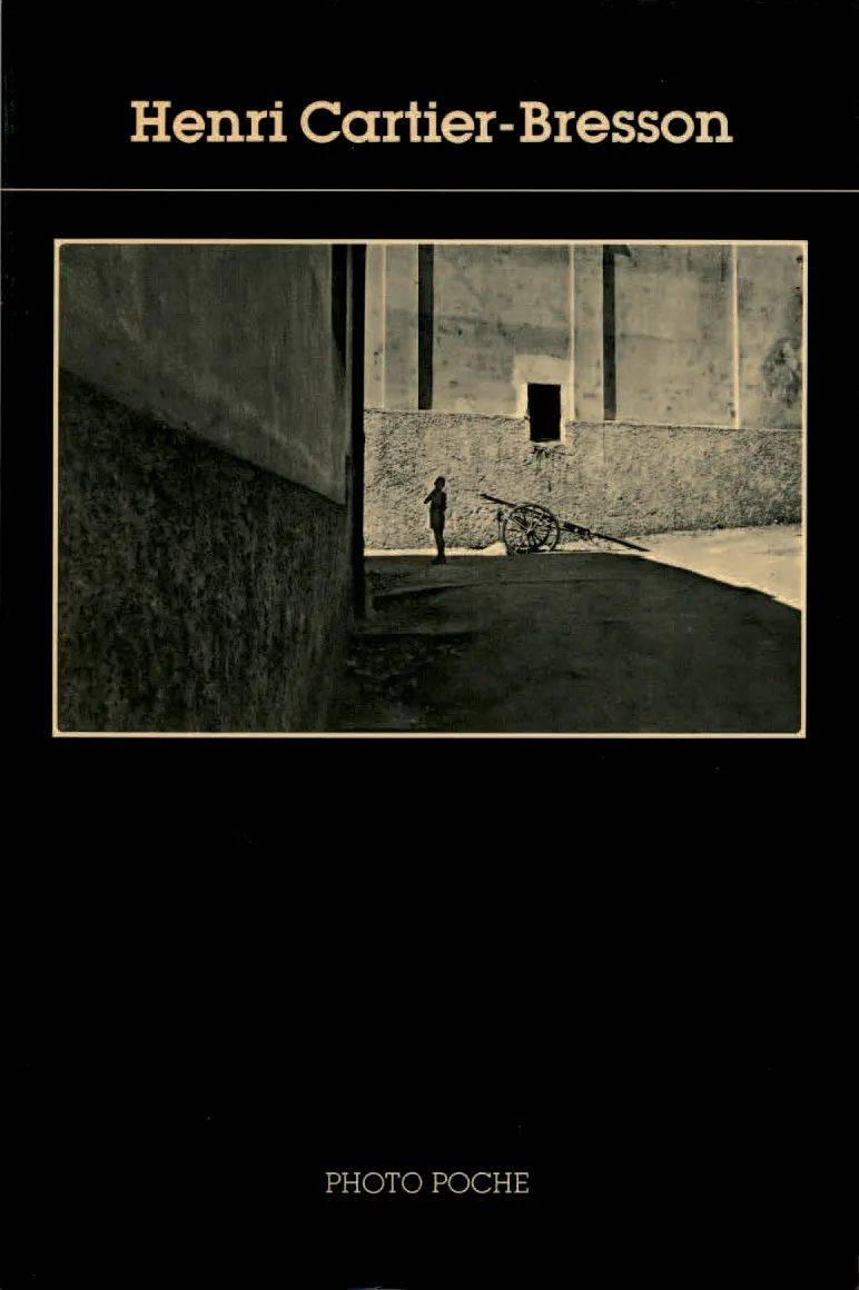 01摄影黑皮书 /部分作品本次展览的内容为《中国当代摄影图录》封面