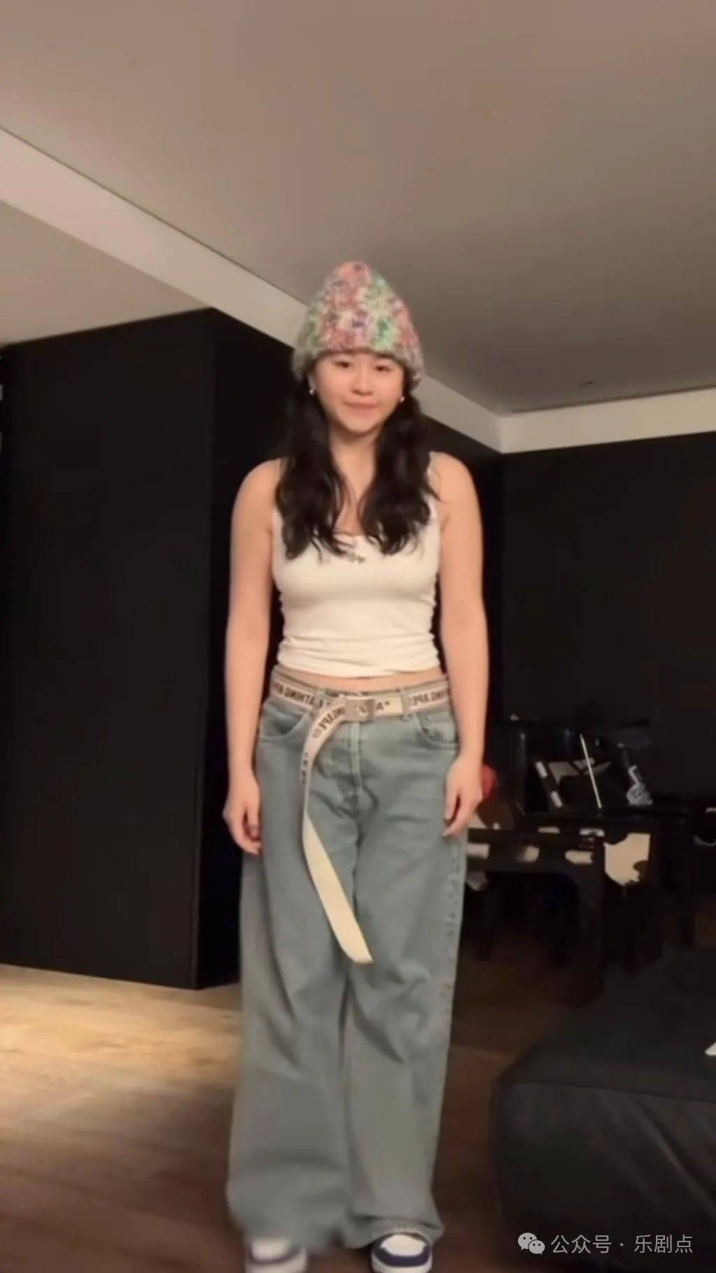 蔡思贝李亚男卫兰好姐妹齐撑场嗨玩一整天_沈日_老公_歌曲