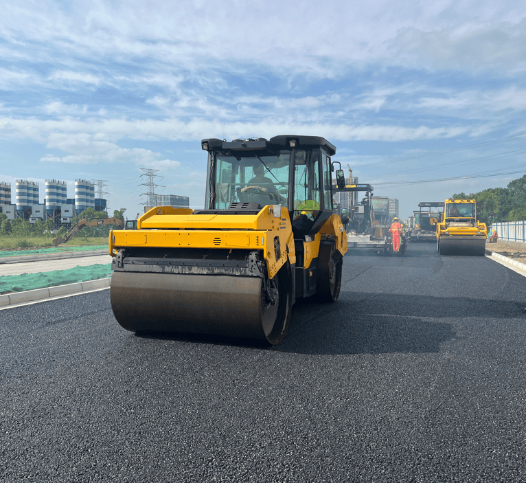 【直击现场】东石泾港项目道路沥青工程全线进入施工状态