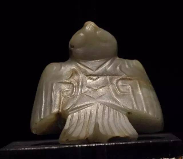 ☆寒椿☆古玉剣 古代人彫刻 全長約22.8cm (検)古玉彫刻 壁飾 古玉劔 唐