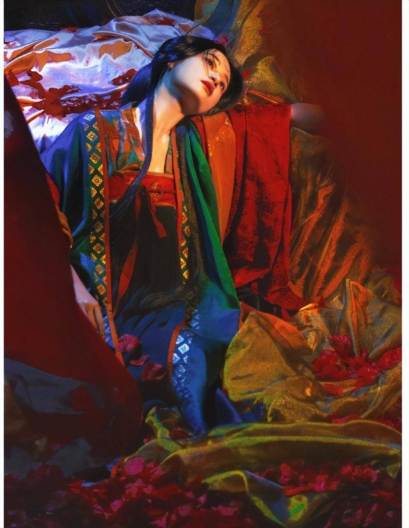 郭晓婷红衣古风, 冷艳又动人,变身古典美人!_剧中_女神_电视剧