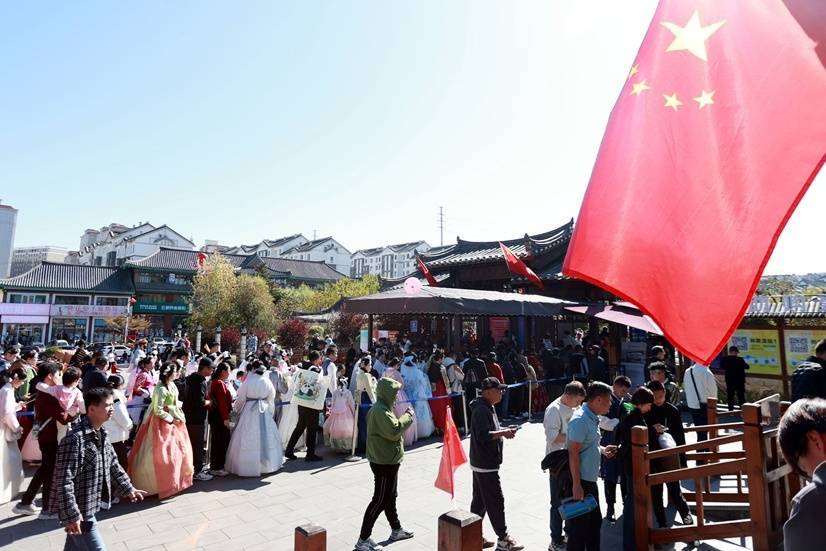 假期后半段，延吉各景点持续爆满