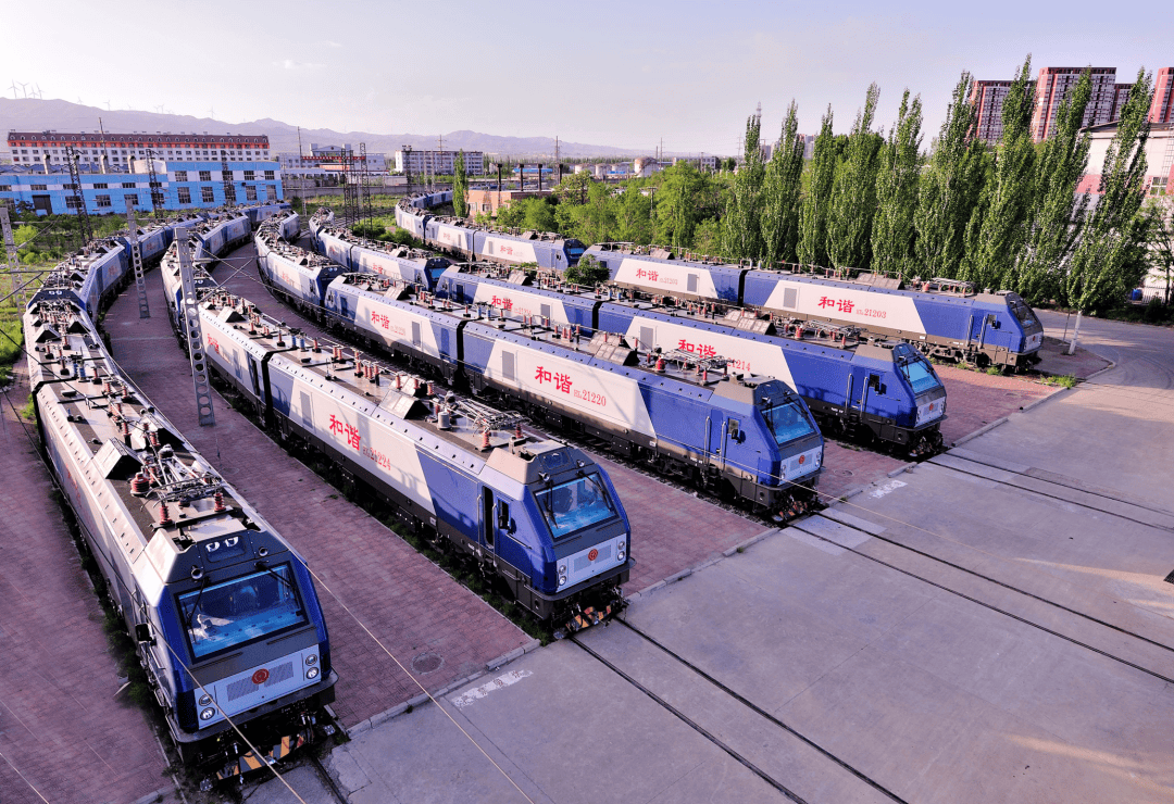 "大同机车"为能源运输提供不竭动力