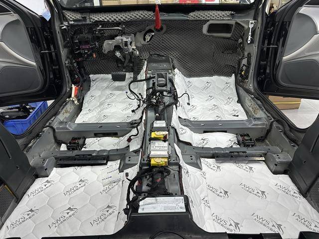 安静屏障 杭州元音改奥迪a6汽车隔音改装大白鲨