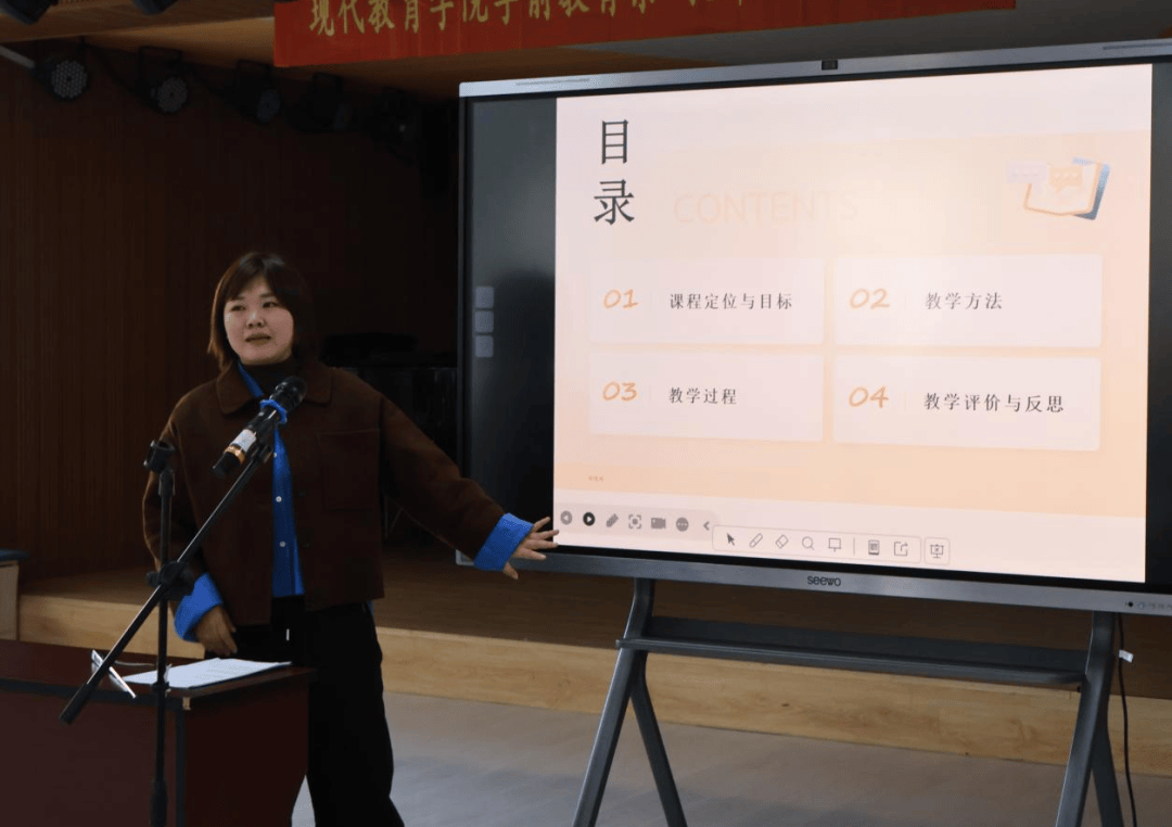 张嘉老师的台词训练课程,作为儿童戏剧选修课,重视从示例中学习,同学