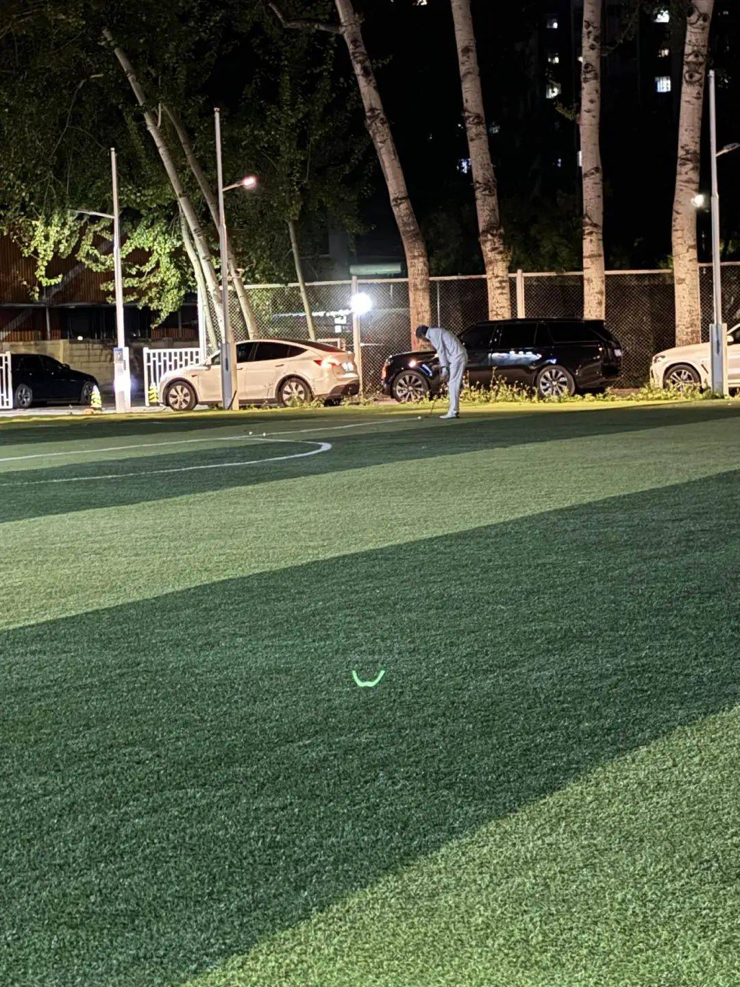 最近的年轻人，流行去富人小区旅游