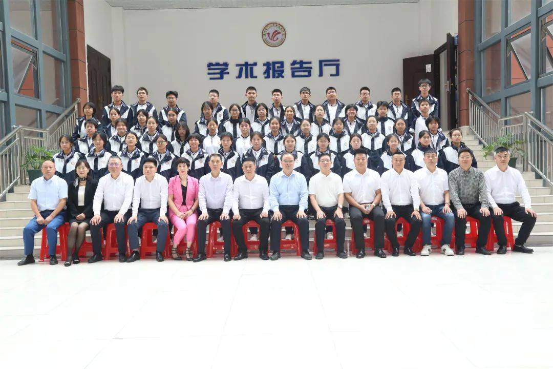 天门这所学校英才班开班!百名学生喜领"英才奖学金"