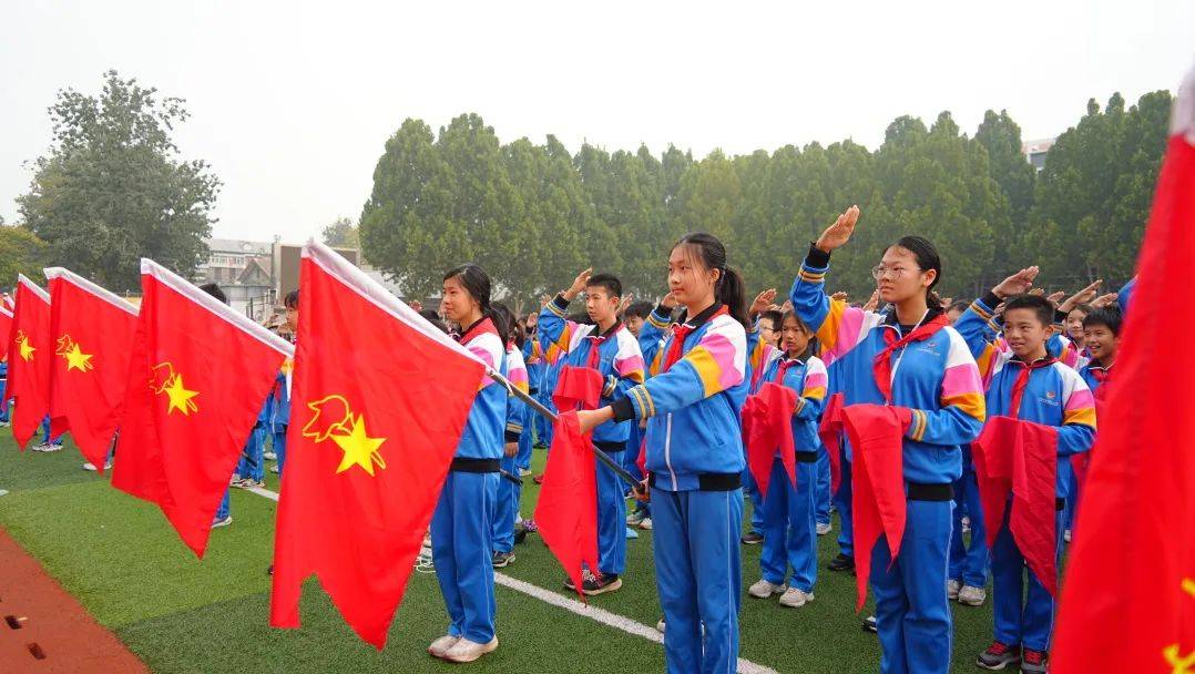 队旗飘飘 我们是红色的火种