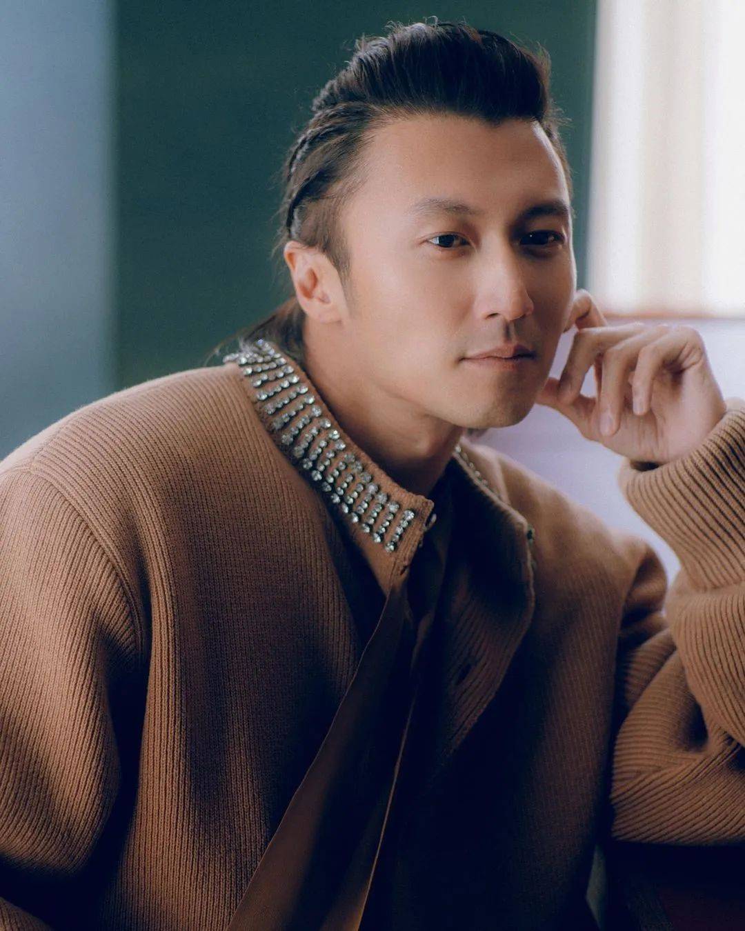 光景沉稳不失自我锋芒闲适松弛《esquire hk》十月刊封面谢霆锋声明