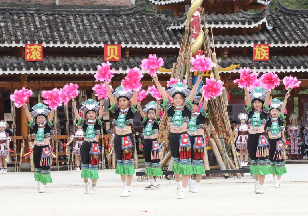 融水滚贝侗族乡成立40周年 各族同胞齐聚欢庆盛会