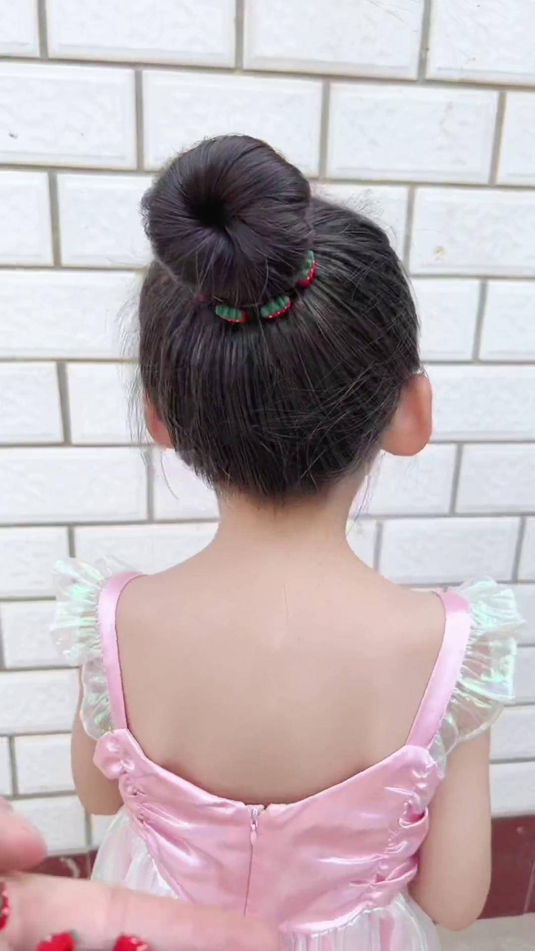 爸爸一看就会的丸子头儿童编发 丸子头 儿童发饰 日常编发