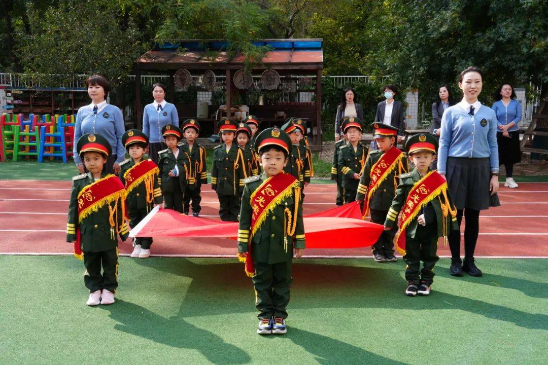 爱国在我心 升旗润童心——沈阳市育才幼儿园10月升旗仪式