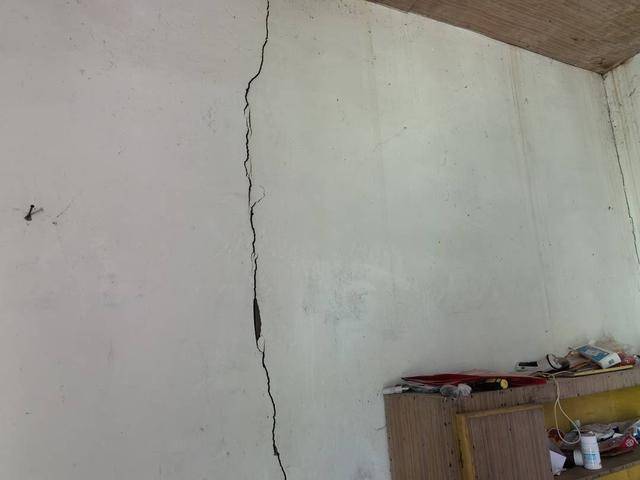 四川平昌一民房疑因修水库爆破被震成D级危房 事发三年仍未解决丨云投诉