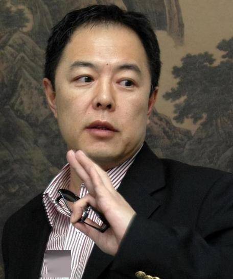 处处留情风流种，66岁瘫在轮椅上的张铁林，比刘晓庆更要疯狂_搜狐网