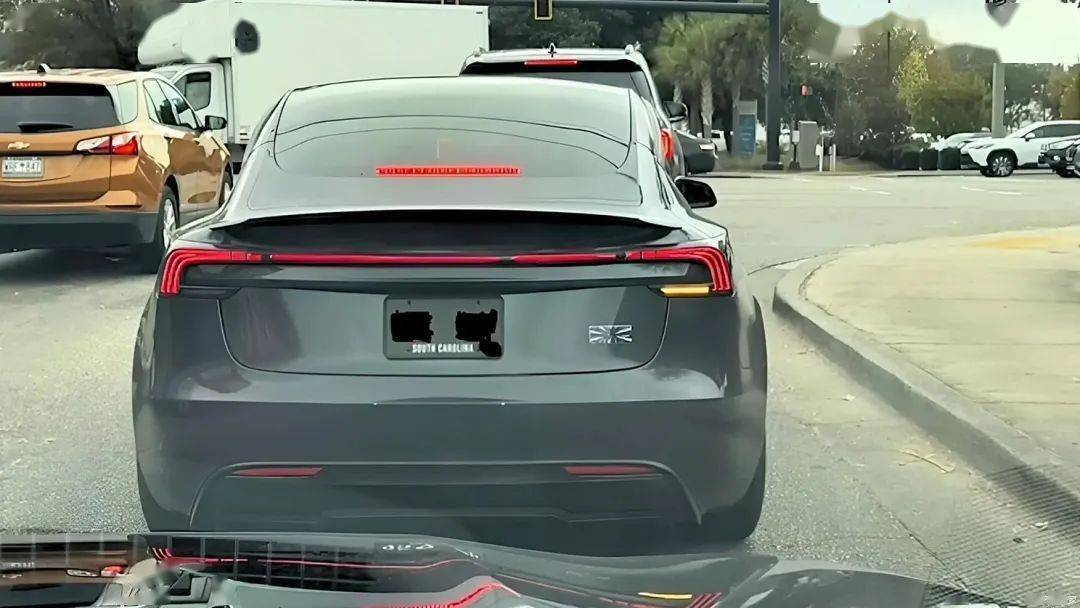 续航突破800km！Model Y Plaid无伪装谍照，这次尾灯好看多了？