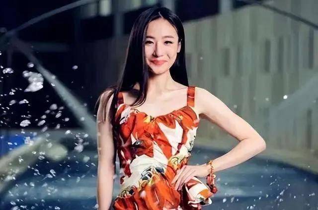 跳水冠军桑雪:16岁夺金牌,被曝私生活混乱,为救母亲进入娱乐圈