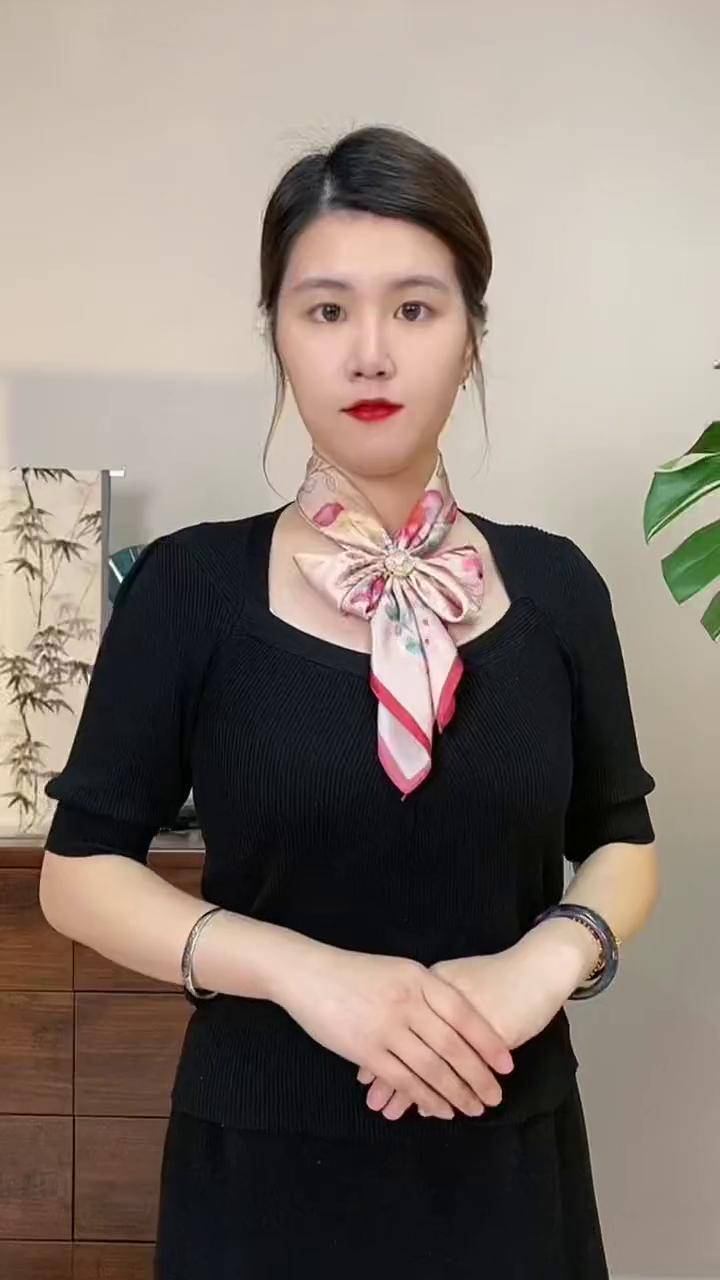 丝巾系法大全 丝巾新花样 精致女人必备 优雅气质 70方巾系法 真丝
