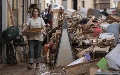 西班牙洪灾已致216人死亡