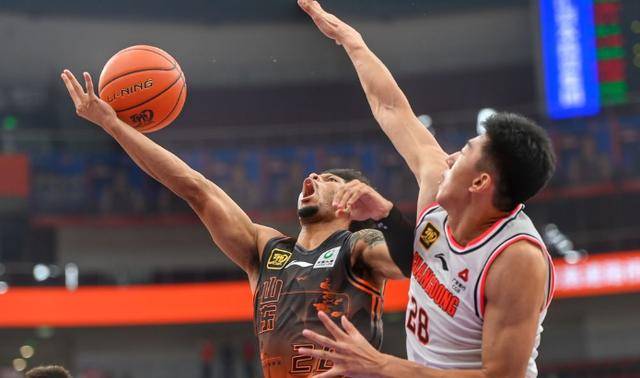 官宣：山东男篮与外援威金顿解约