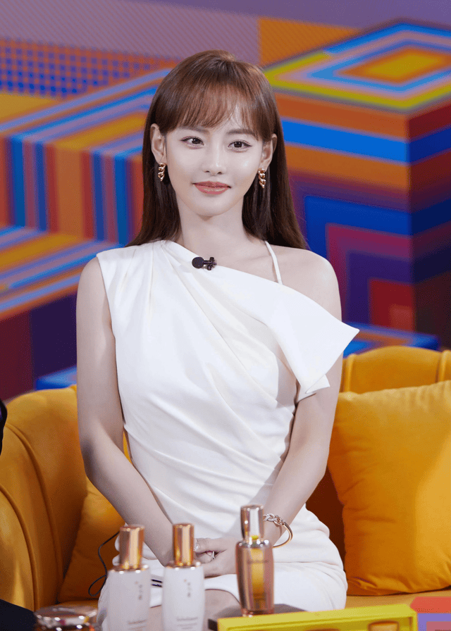 张嘉倪:和杜淳同居7年未果,后嫁王思聪好友买超,领证7年无婚礼