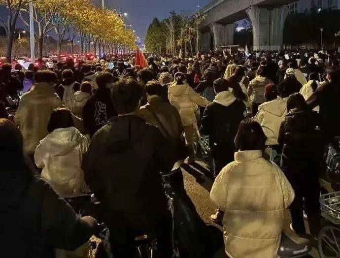 凌晨，密密麻麻！紧急通告：禁行，一行为将被强制锁车