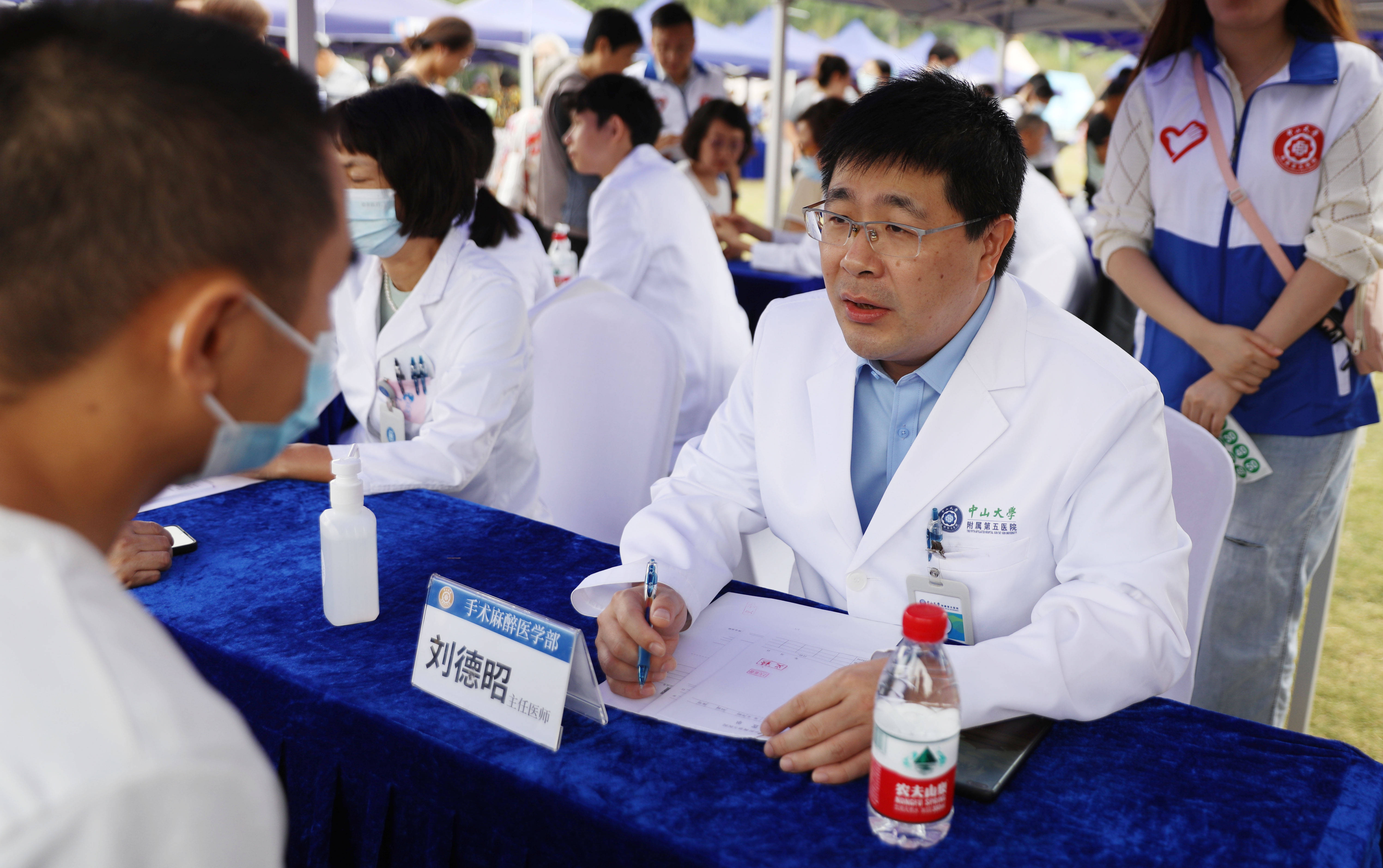 北京大学第六医院、协助就诊，就诊引导号贩子代挂，加客服微信咨询的简单介绍