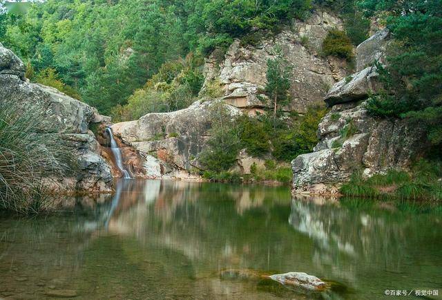 丹东天桥沟,位于辽宁省丹东市宽甸满族自治县,以其秀美的山