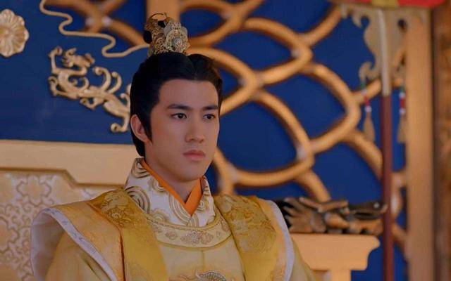 他说:"陛下,晋王李治仁爱孝顺,性格稳重,如此人才,正适合继承大统.