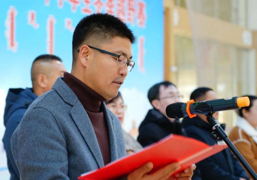 苏尼特右旗教育系统成功举办2024年中小学生"奔跑如风,追逐冬日"冬季