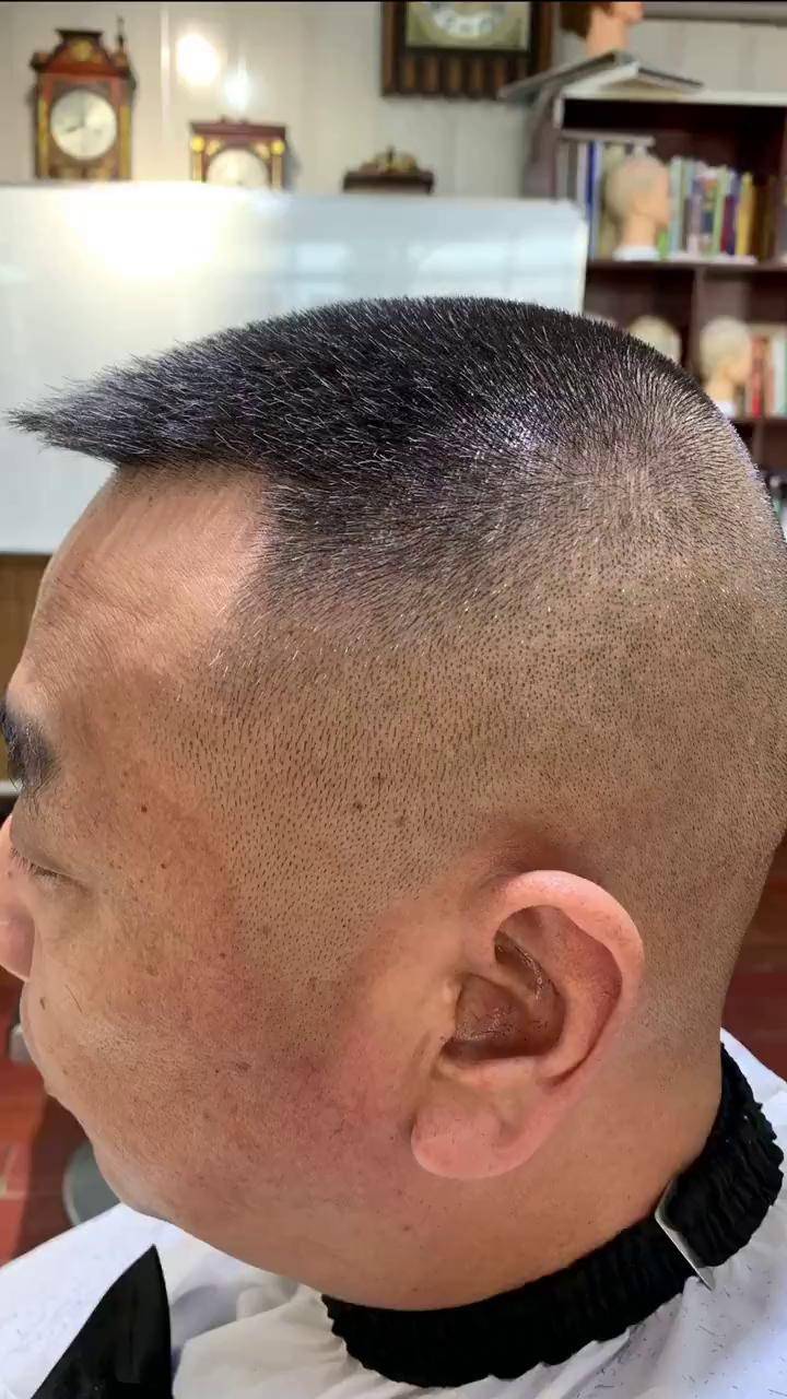 鸭舌帽 圆平头