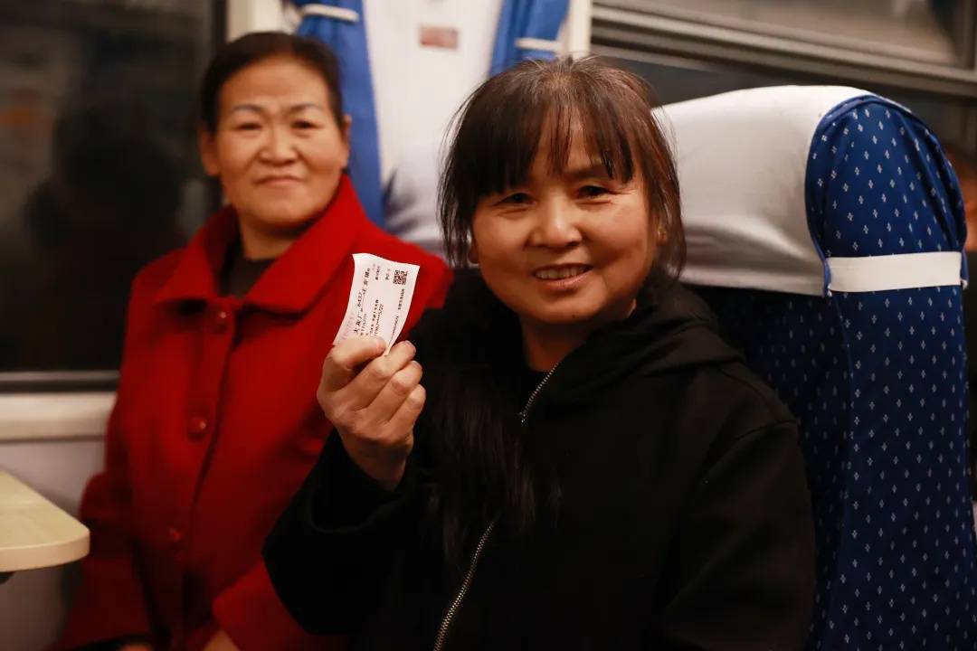 这趟北京始发的绿皮车站站停,但旅客都说好—— 这趟北京始发的绿皮车站站停,但旅客都说好——