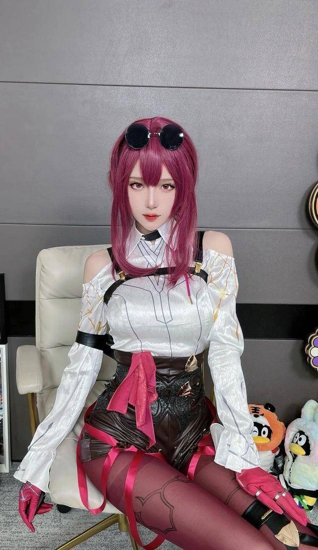 卡芙卡与腐团儿,一个来自二次元世界的魅力角色,一