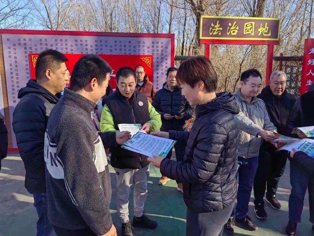 顺义区赵全营镇开展"文明交通 携手共创"122"全国交通安全日"主题宣传