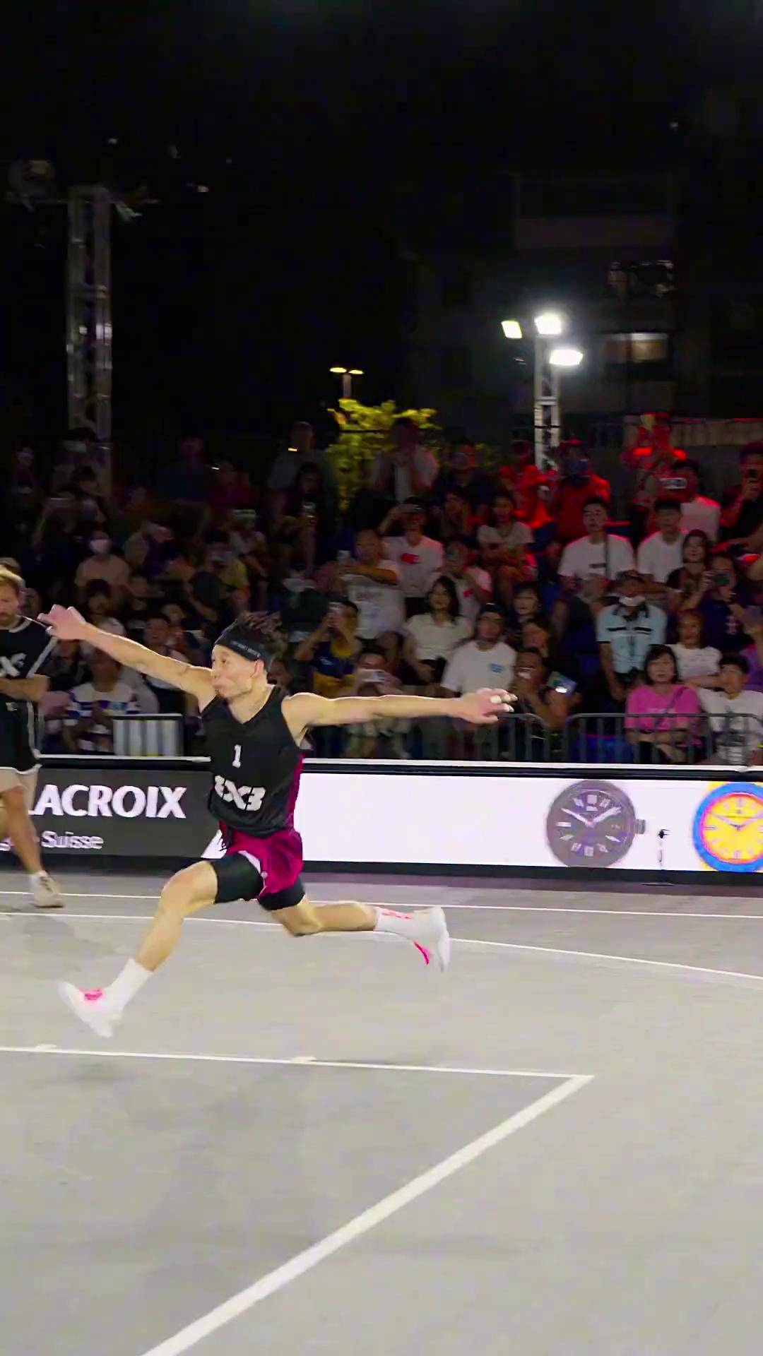 恭喜dk-陈登星23 成功夺得澳门大师赛扣篮大赛冠军!