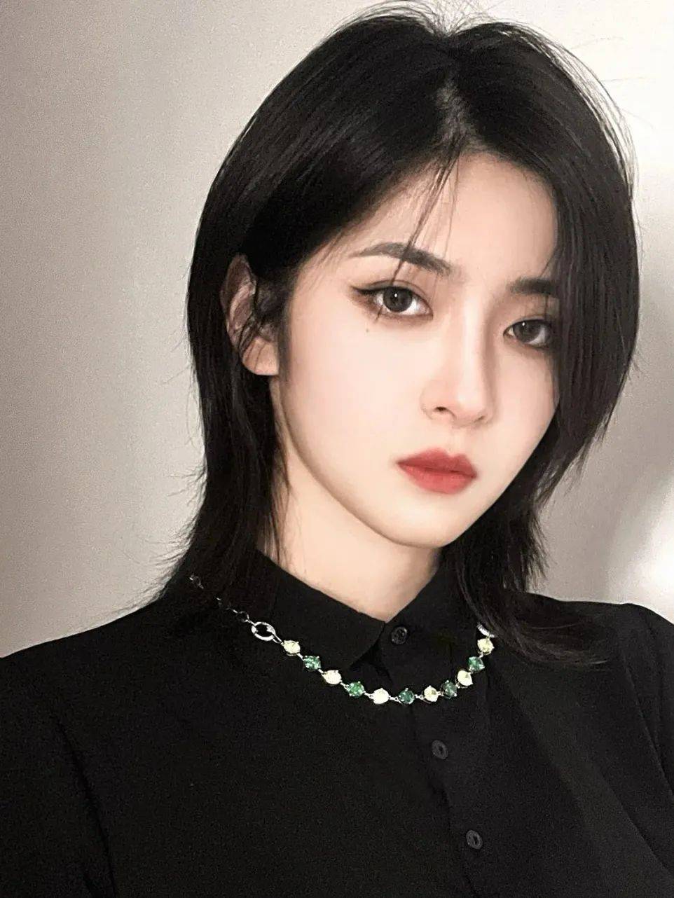 今年 流行锁骨碎发