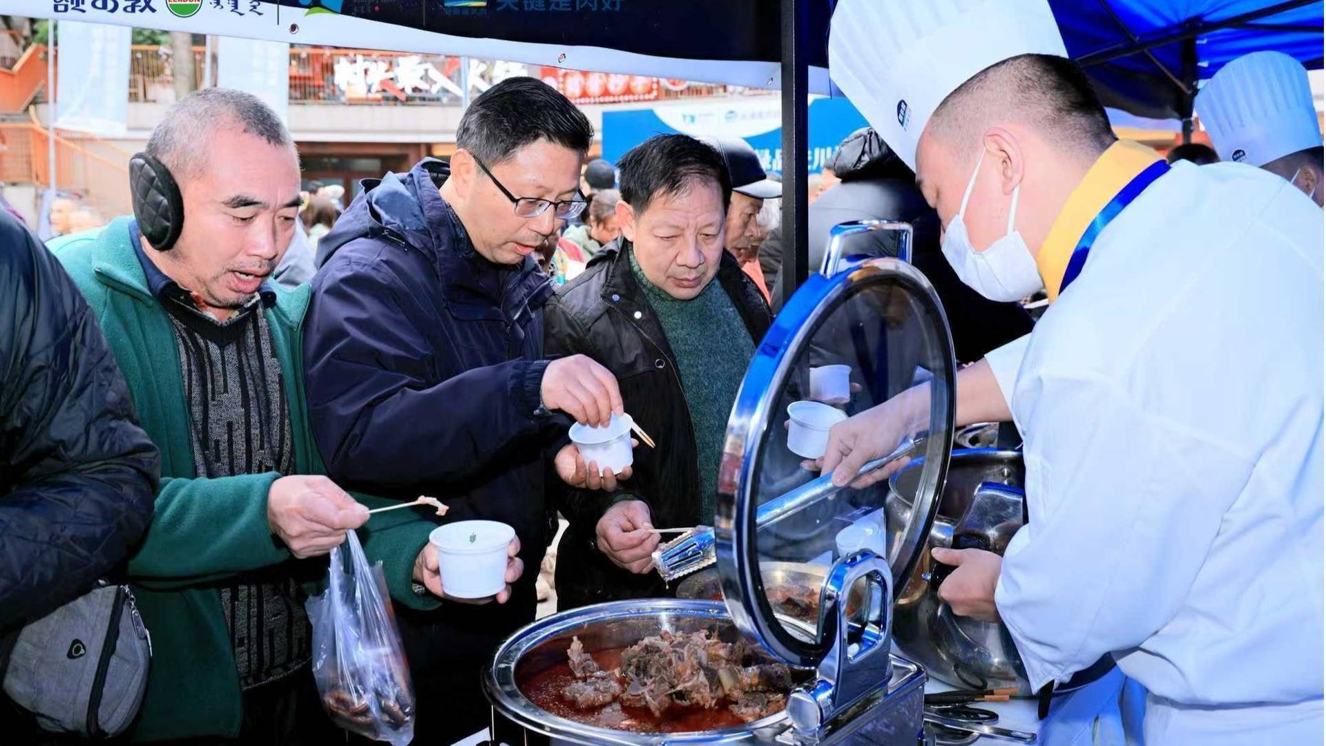 草原美味飘香 锡林郭勒美食PG电子下载走进重庆(图2)