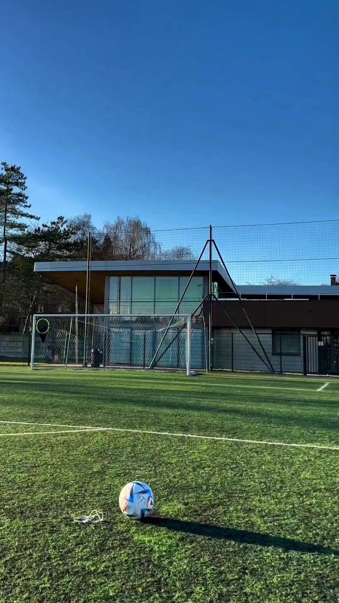 练多了以后不会踢弧线了任意球 高手在民间 足球技巧 落叶球唯有足球